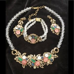 Spectacular retro 4 piece parure set.